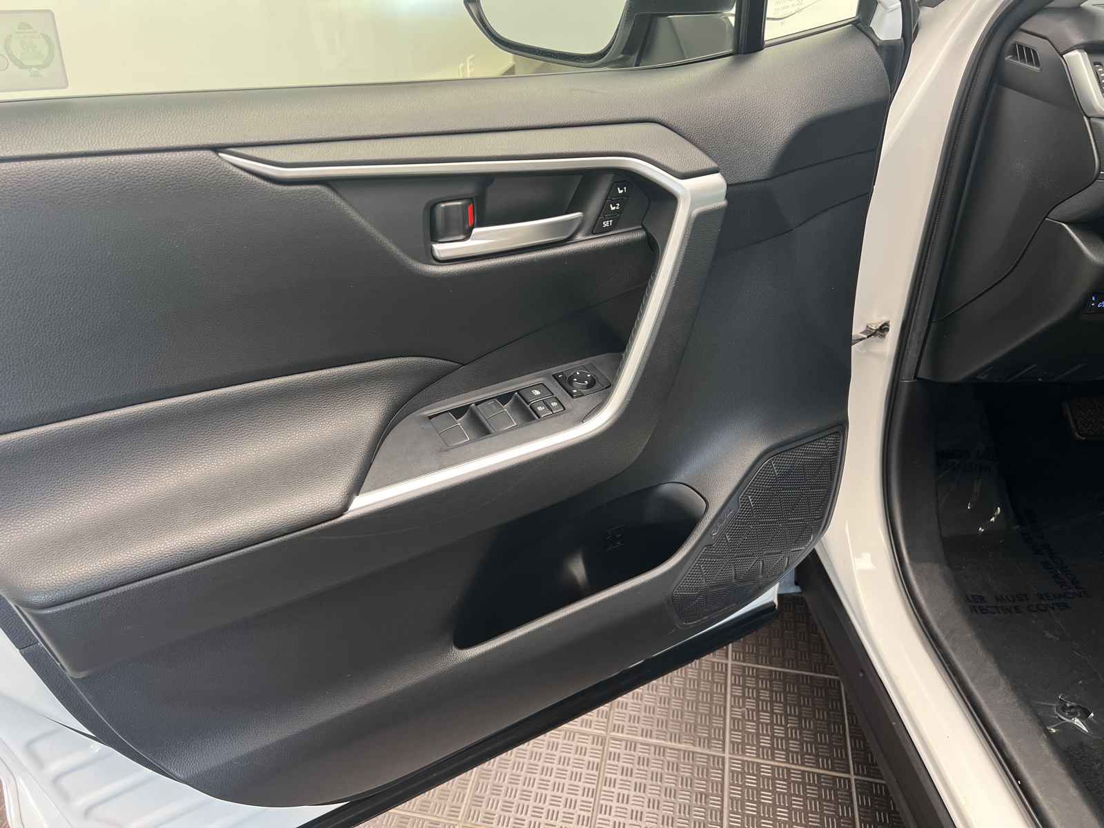 2019 Toyota RAV4 XLE Premium 20