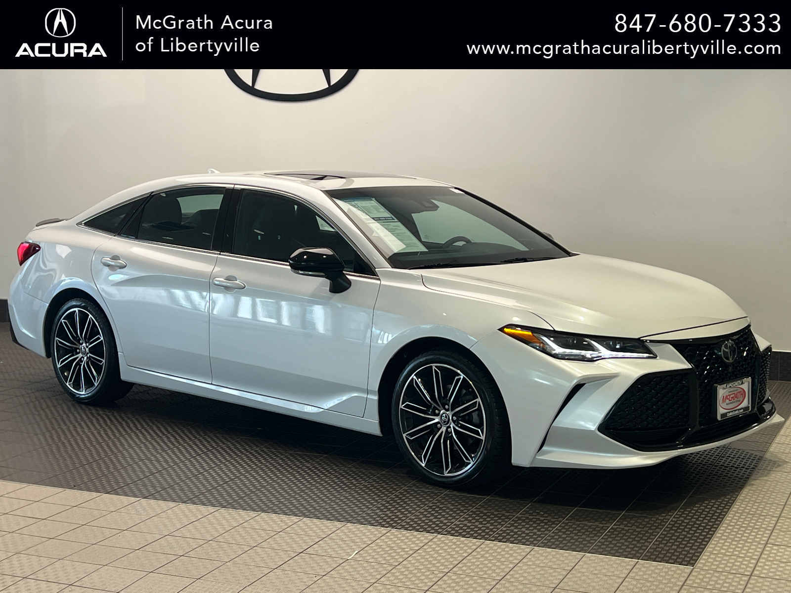 2019 Toyota Avalon Touring 1