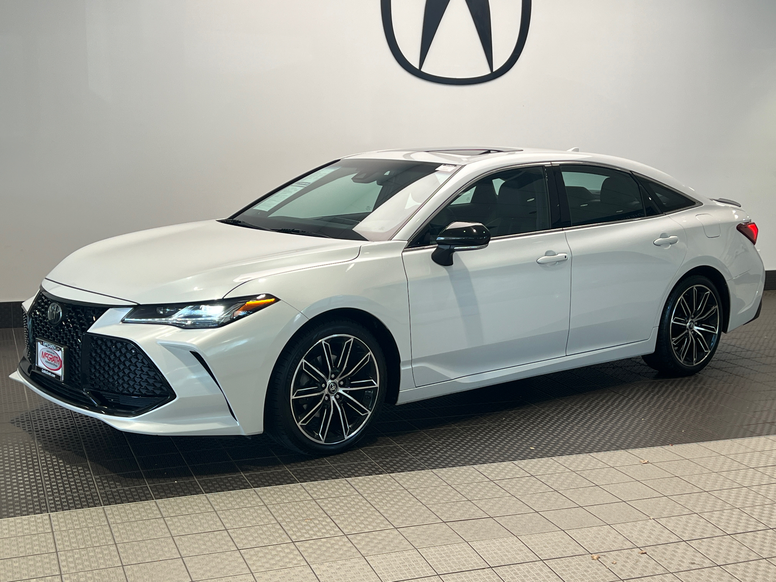 2019 Toyota Avalon Touring 3