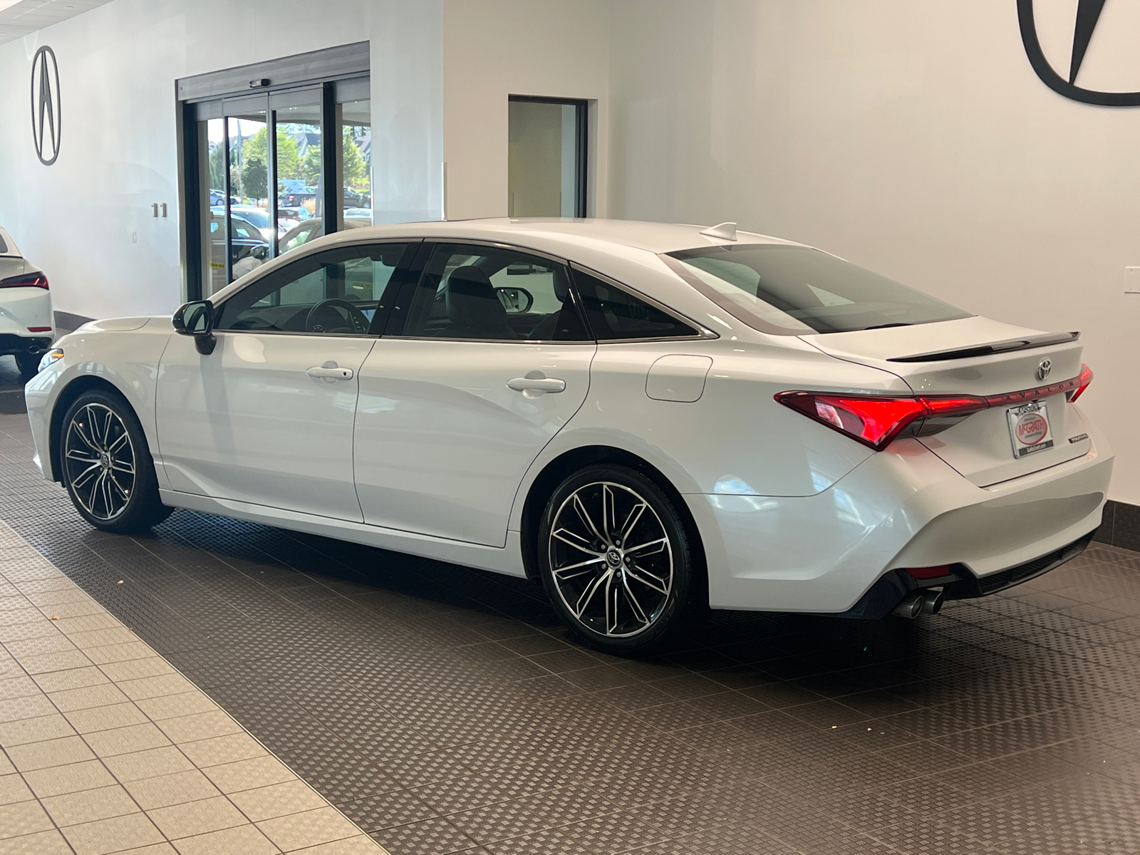 2019 Toyota Avalon Touring 4