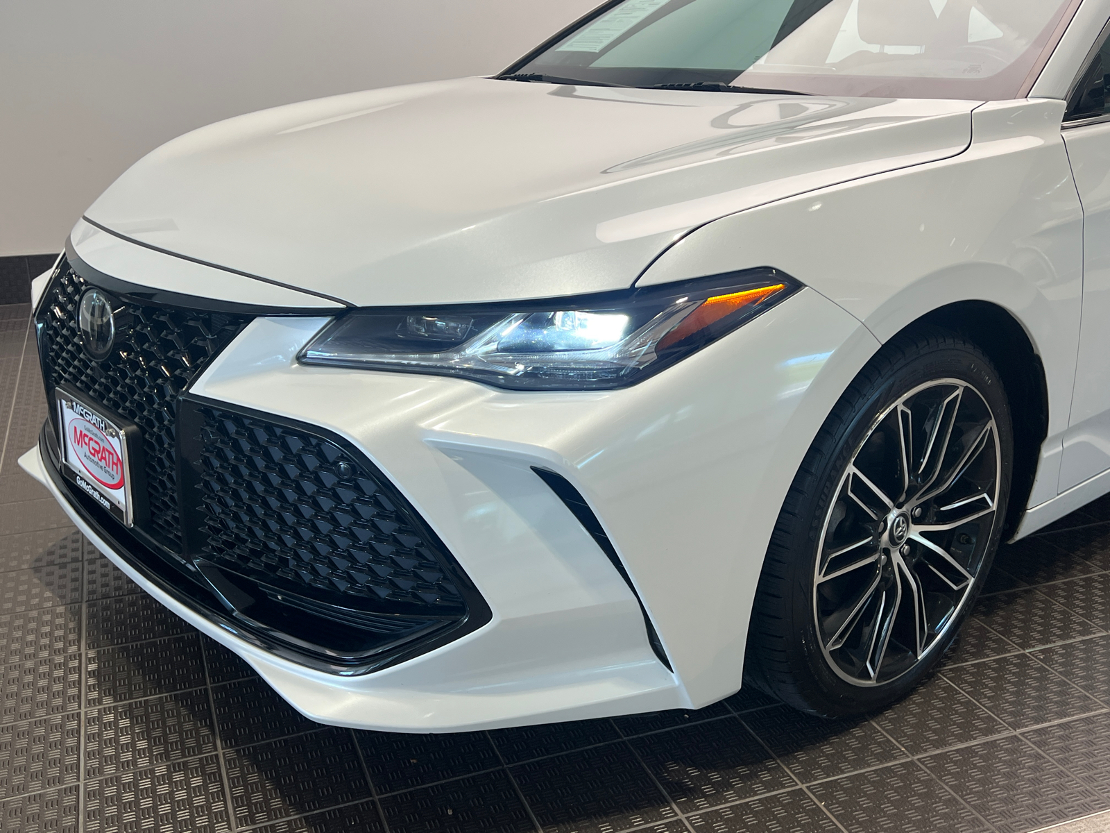 2019 Toyota Avalon Touring 8