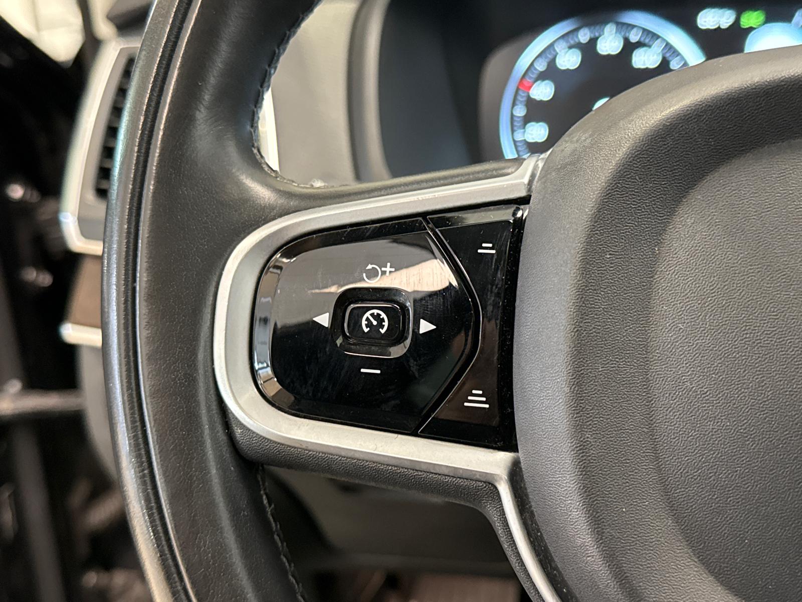 2019 Volvo XC90 Momentum 17