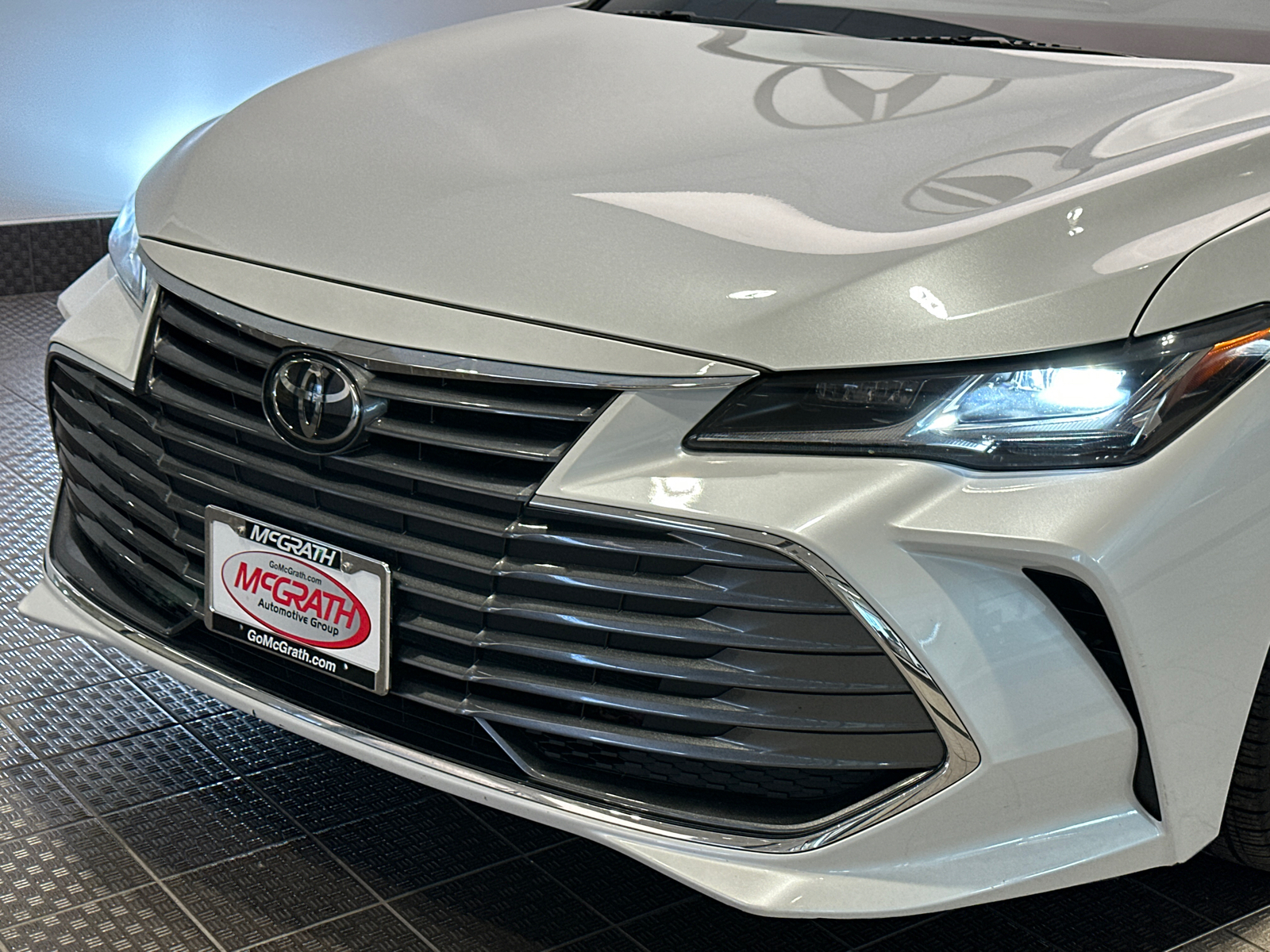 2019 Toyota Avalon XLE 8