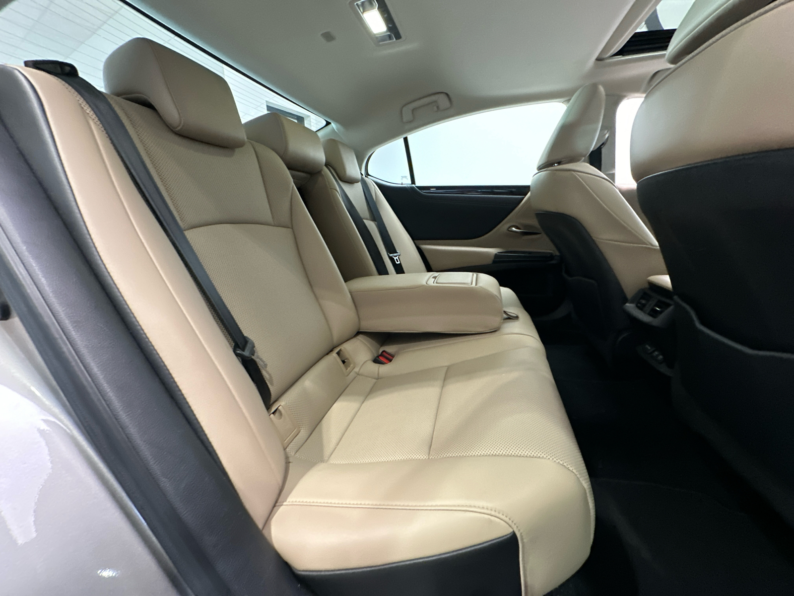 2019 Lexus ES ES 350 Luxury 16