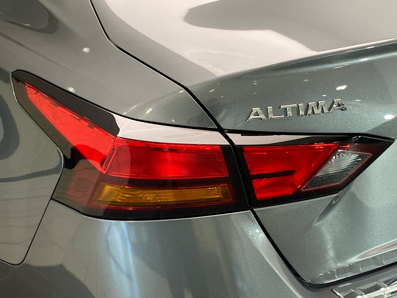 2022 Nissan Altima 2.5 SR 24