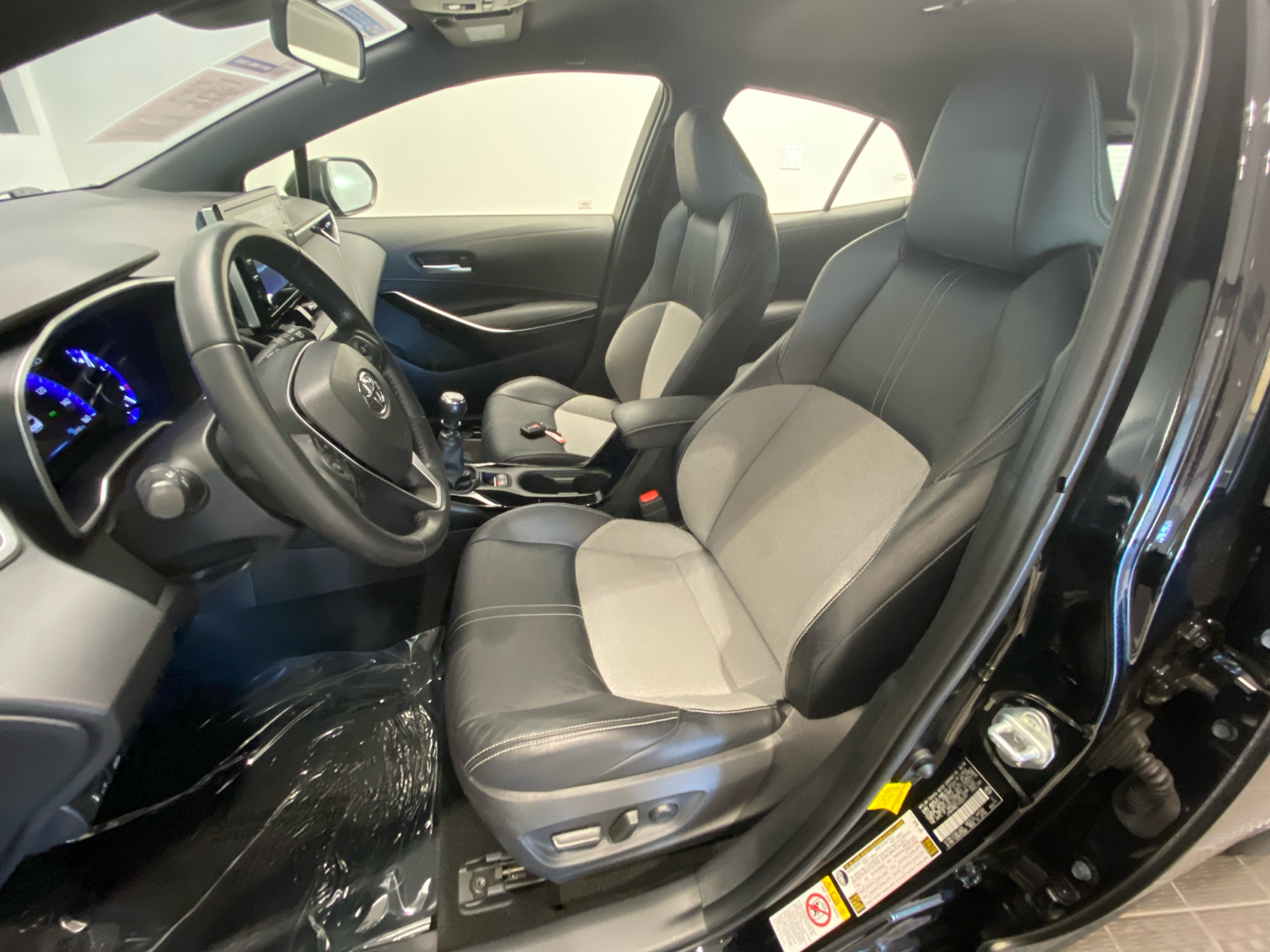 2019 Toyota Corolla Hatchback XSE 11