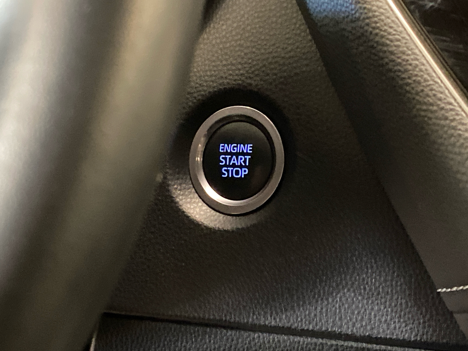 2019 Toyota Corolla Hatchback XSE 18