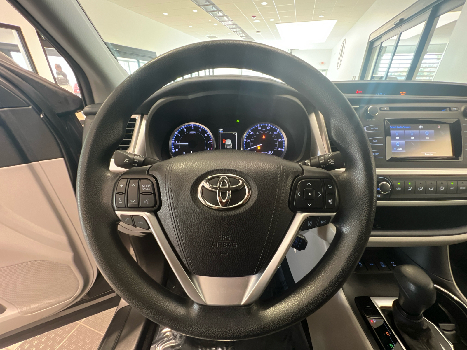 2019 Toyota Highlander LE 22