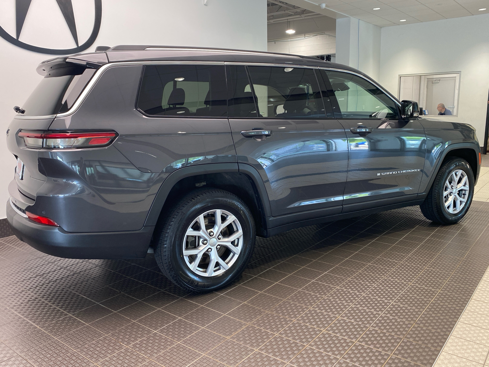 2021 Jeep Grand Cherokee L Limited 3