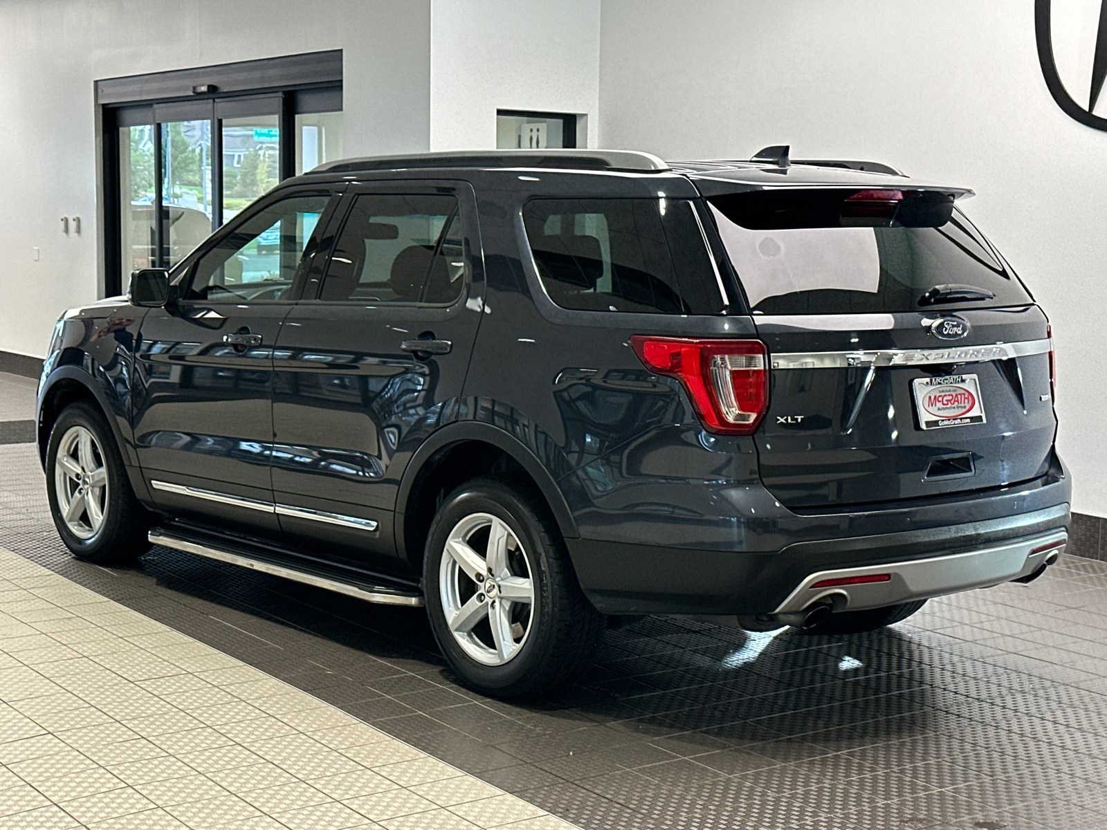 2017 Ford Explorer XLT 4