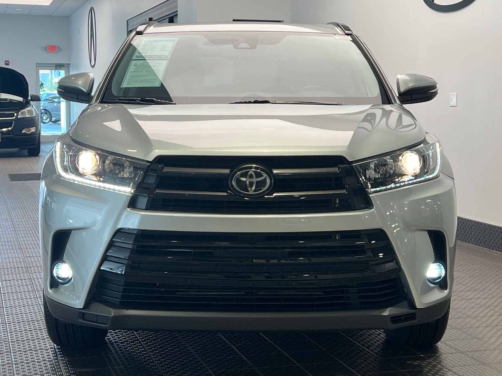 2019 Toyota Highlander SE 2