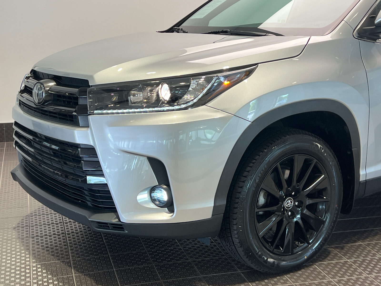 2019 Toyota Highlander SE 8