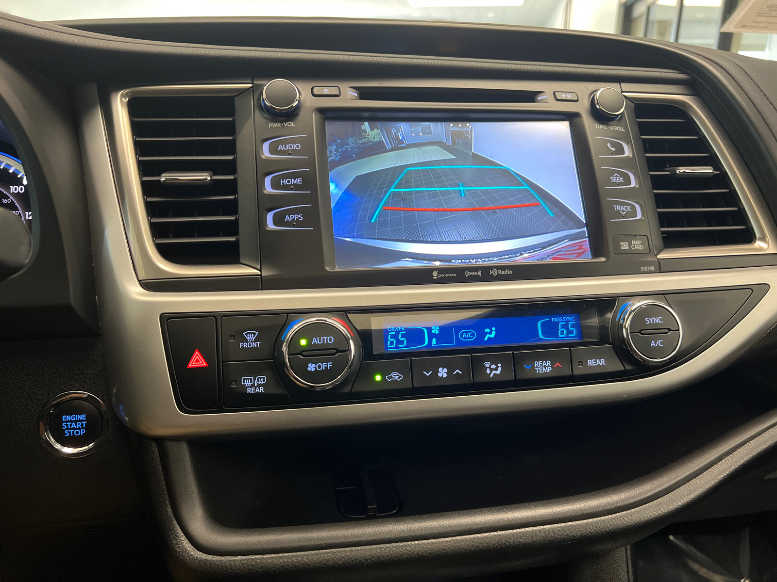 2019 Toyota Highlander SE 20