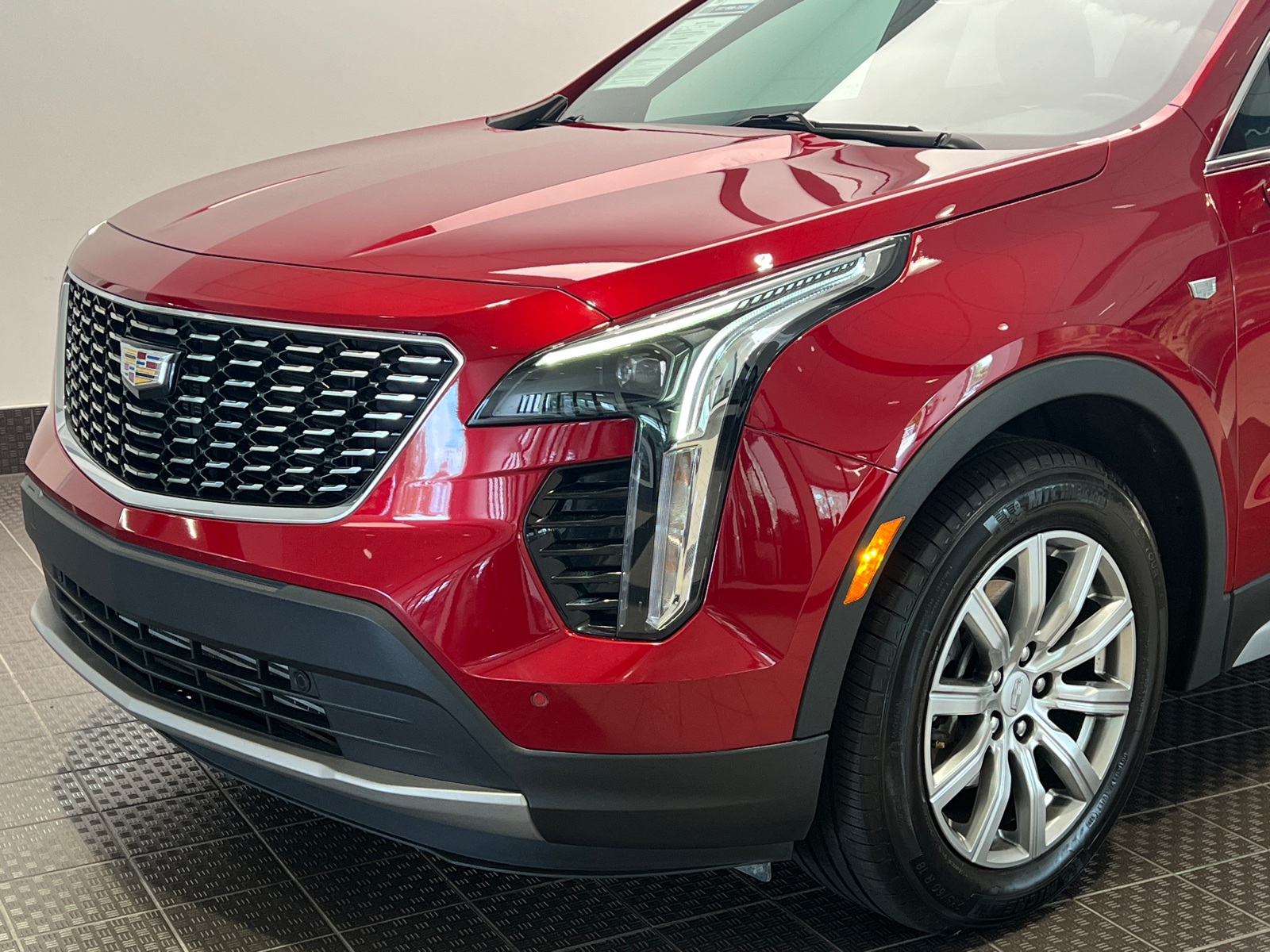 2022 Cadillac XT4 AWD Premium Luxury 8