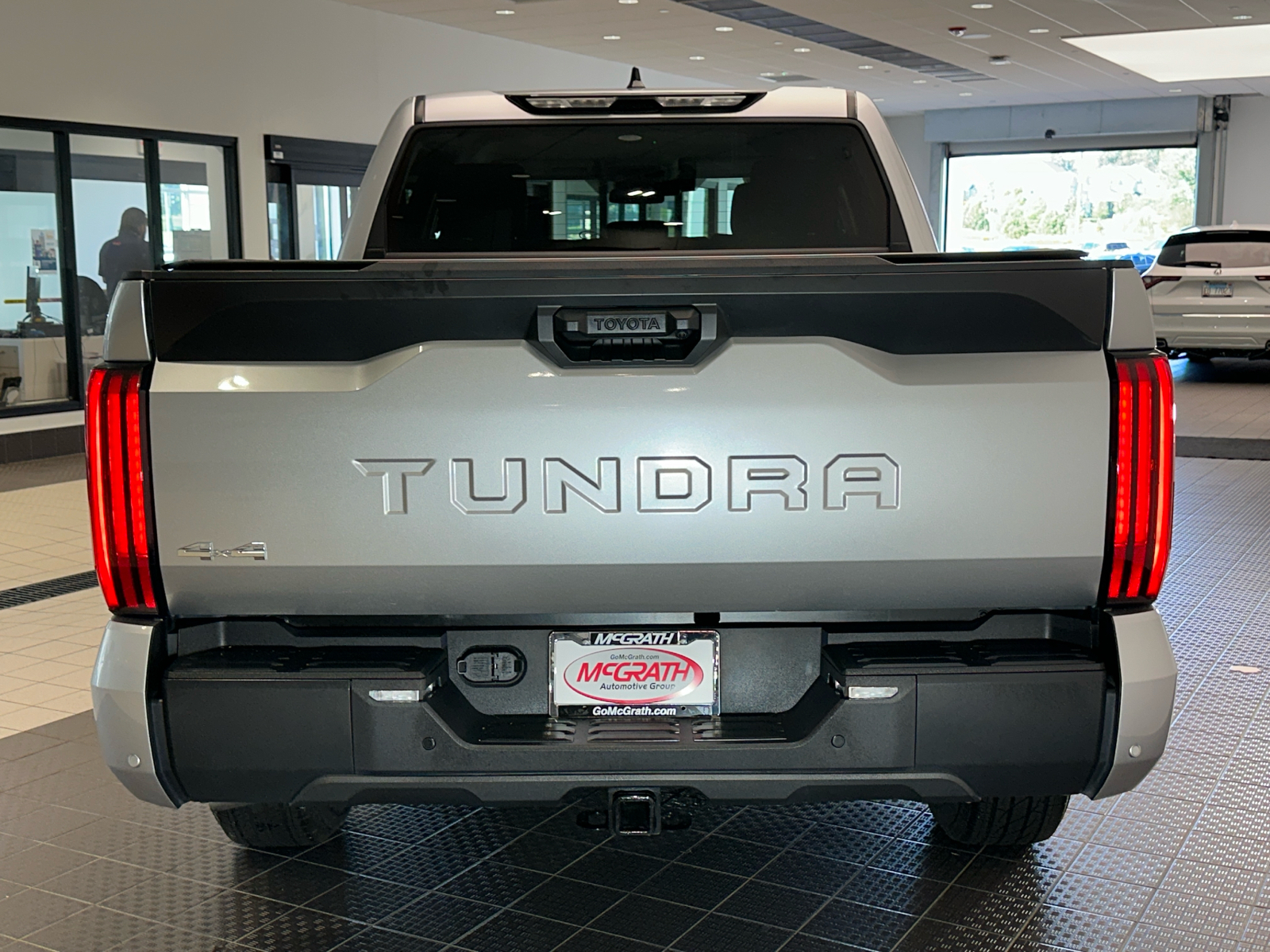 2022 Toyota Tundra 4WD SR5 5