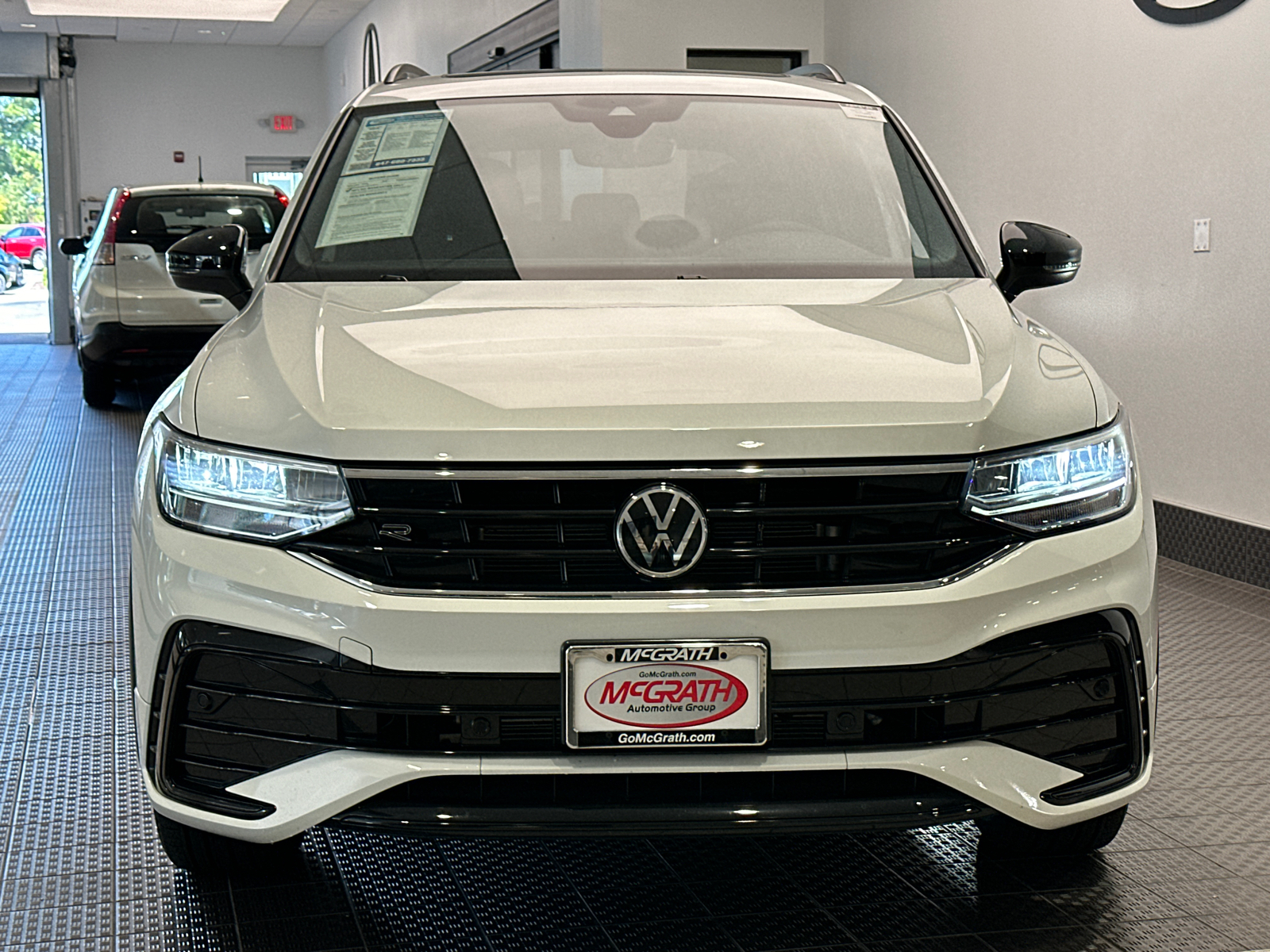 2022 Volkswagen Tiguan SE R-Line Black 2