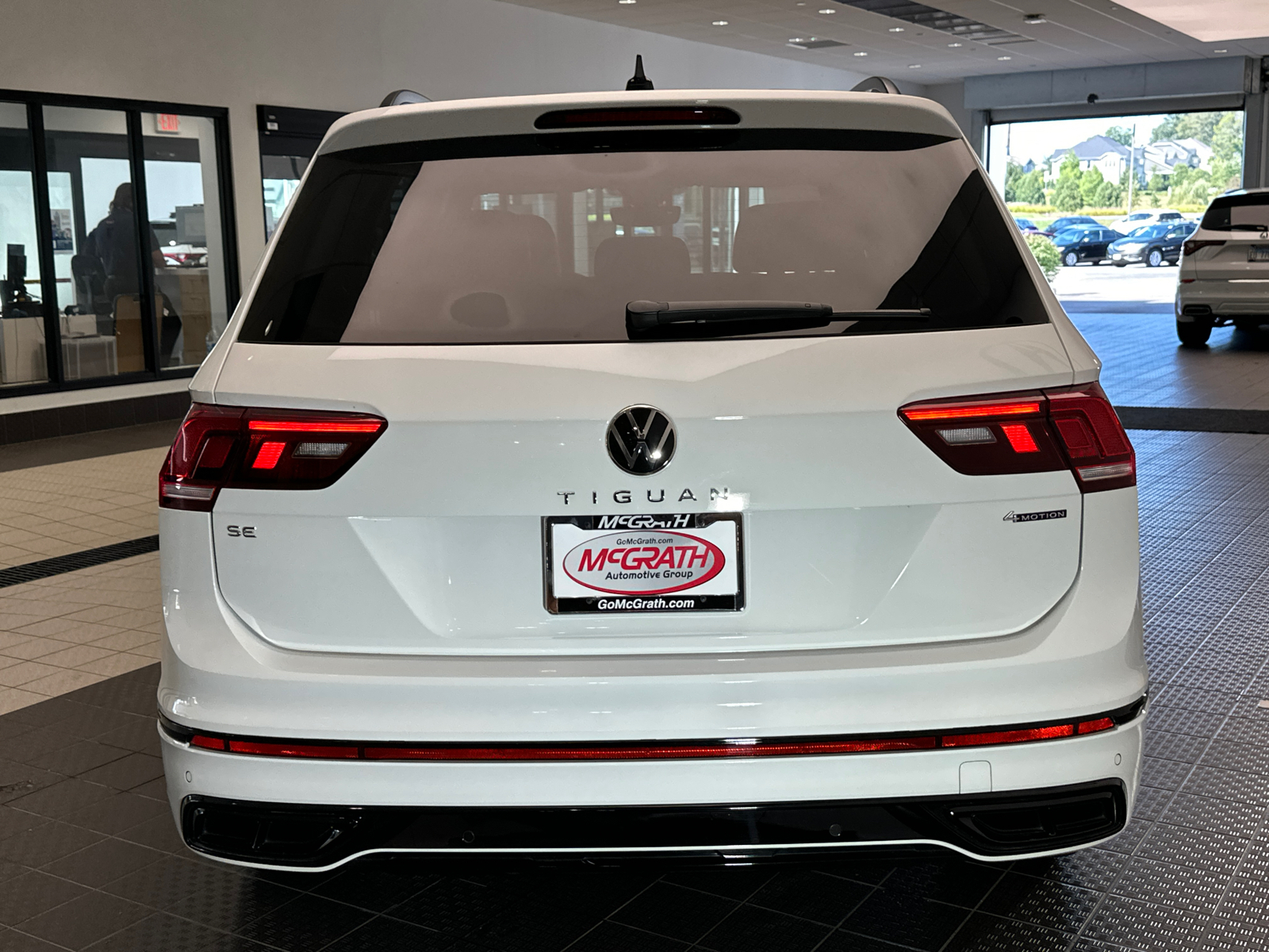 2022 Volkswagen Tiguan SE R-Line Black 5