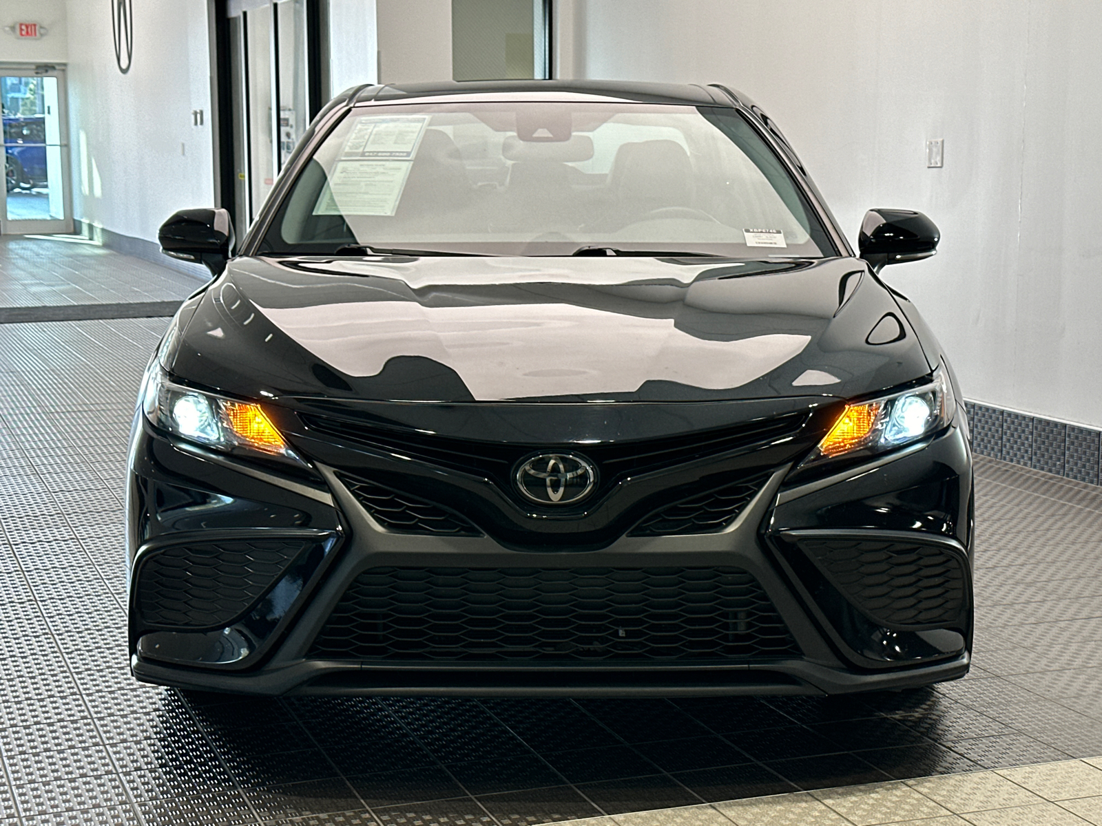 2022 Toyota Camry SE 2