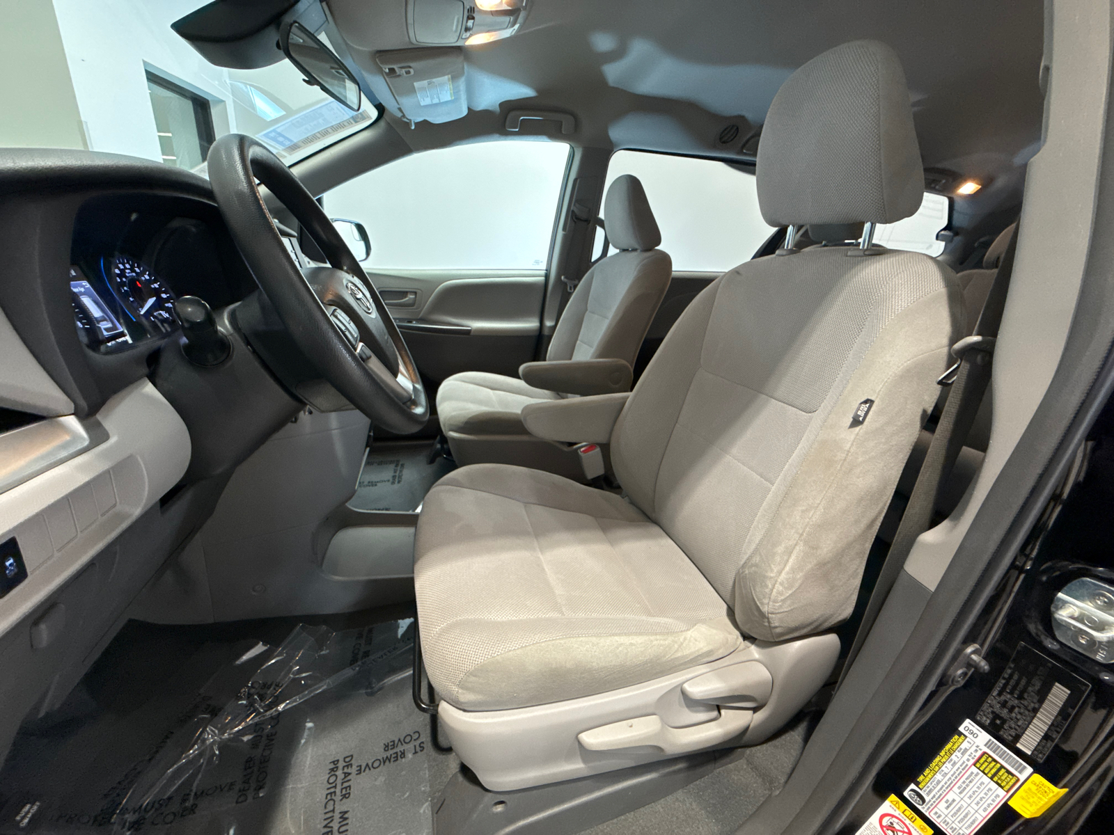 2019 Toyota Sienna L 12