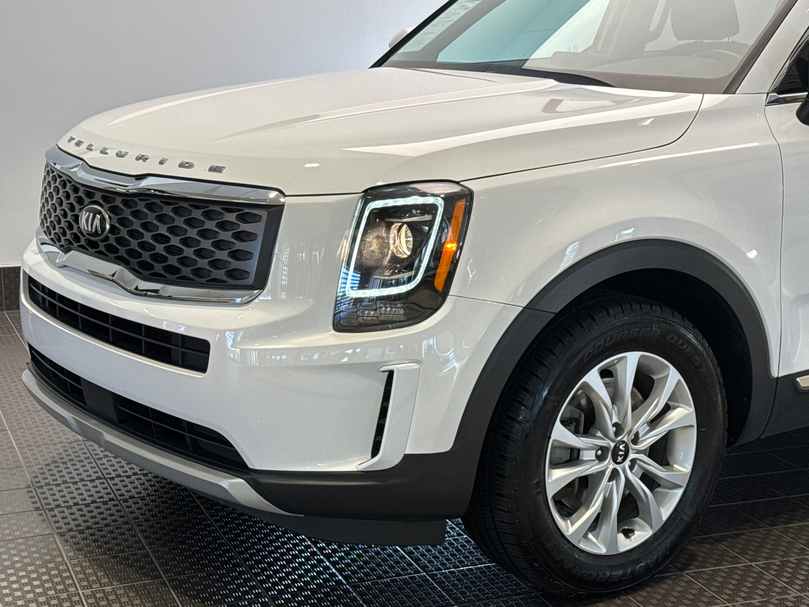 2021 Kia Telluride LX 8