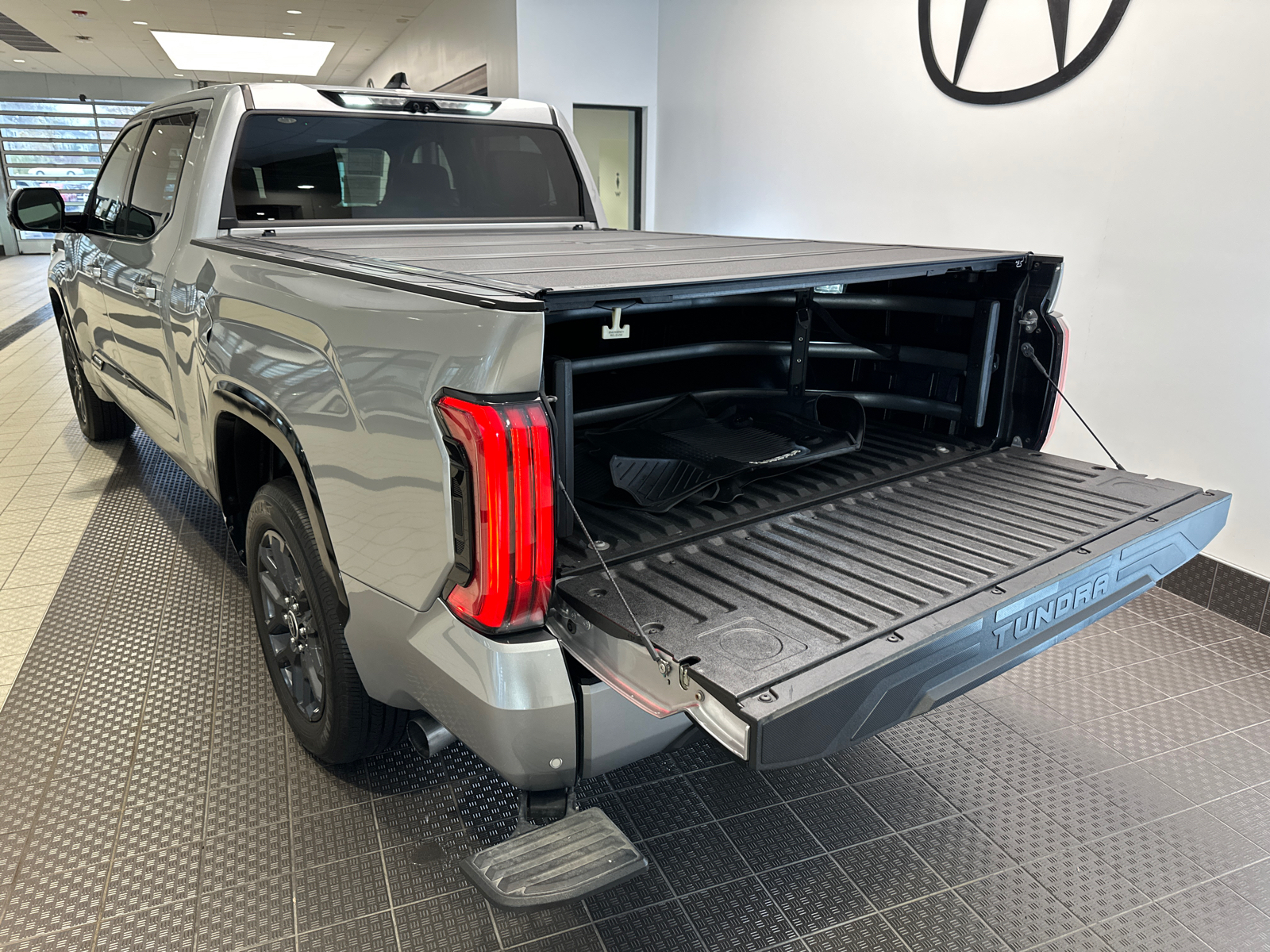 2022 Toyota Tundra 4WD Platinum 24