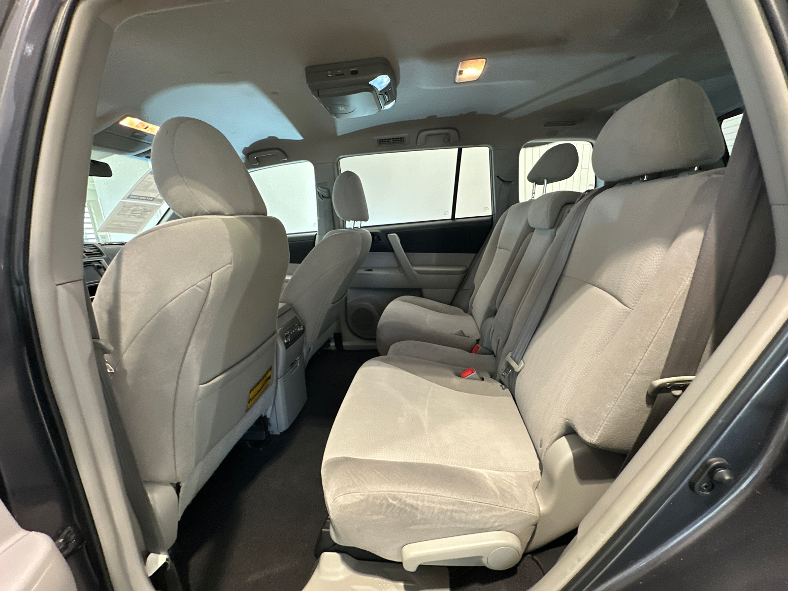 2013 Toyota Highlander Base 14