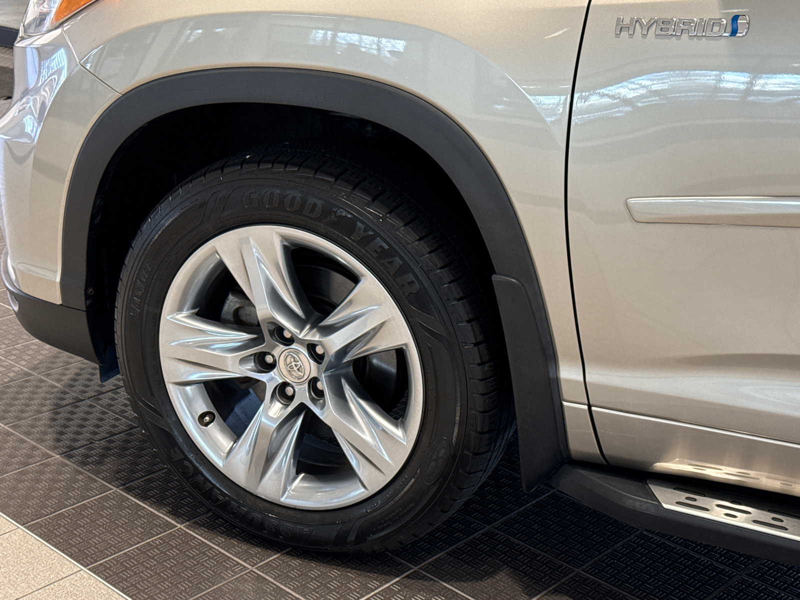 2015 Toyota Highlander Hybrid Limited 9