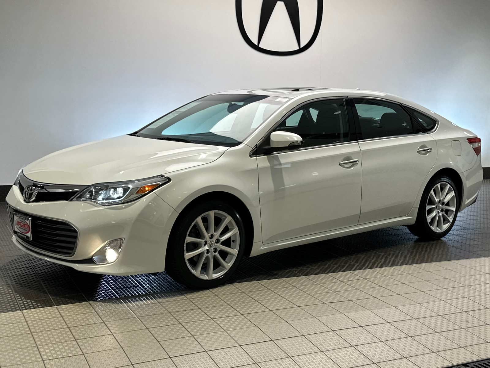 2013 Toyota Avalon Limited 3