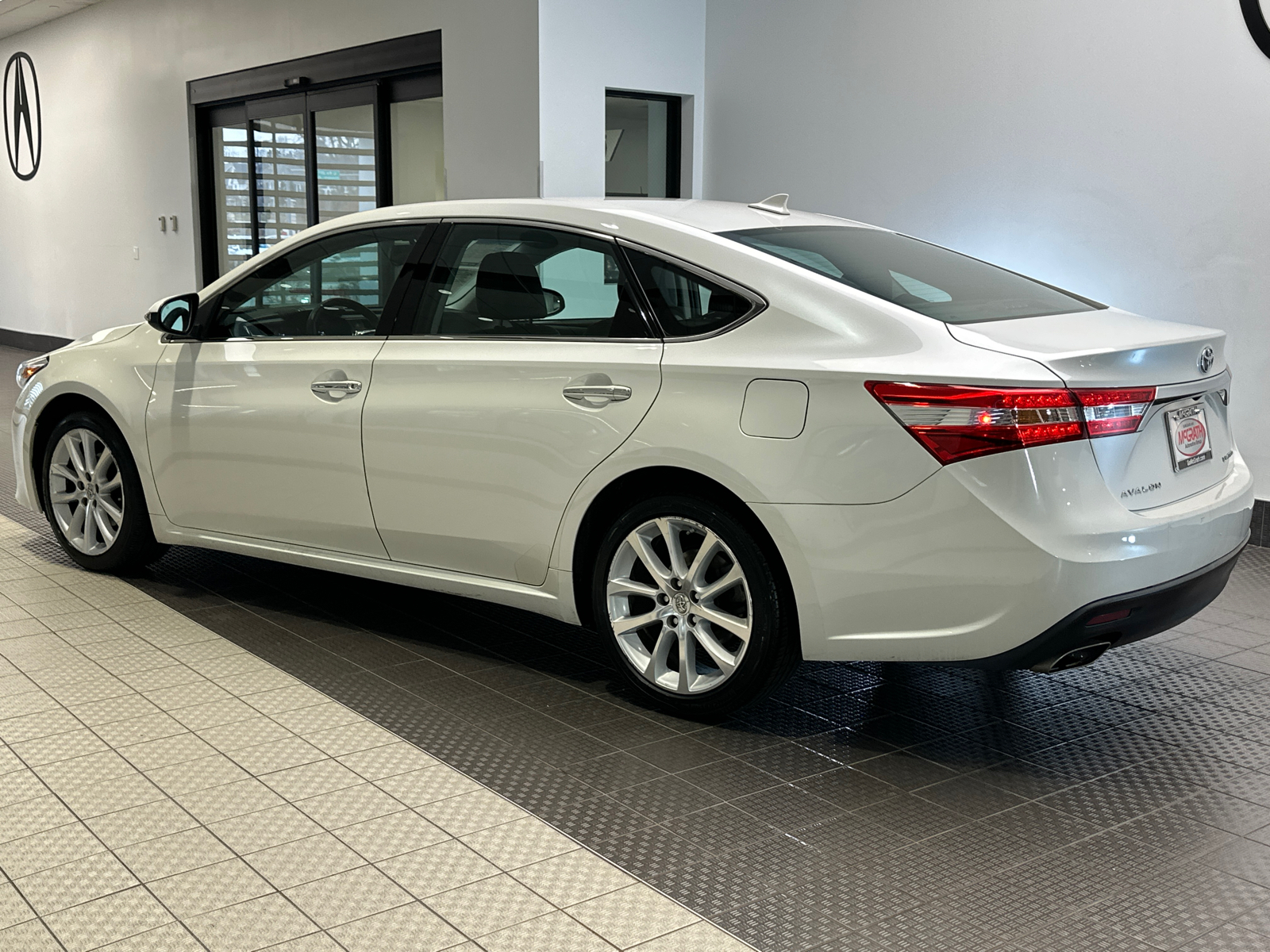 2013 Toyota Avalon Limited 4