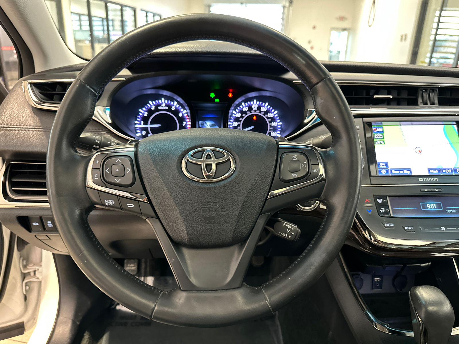 2013 Toyota Avalon Limited 16