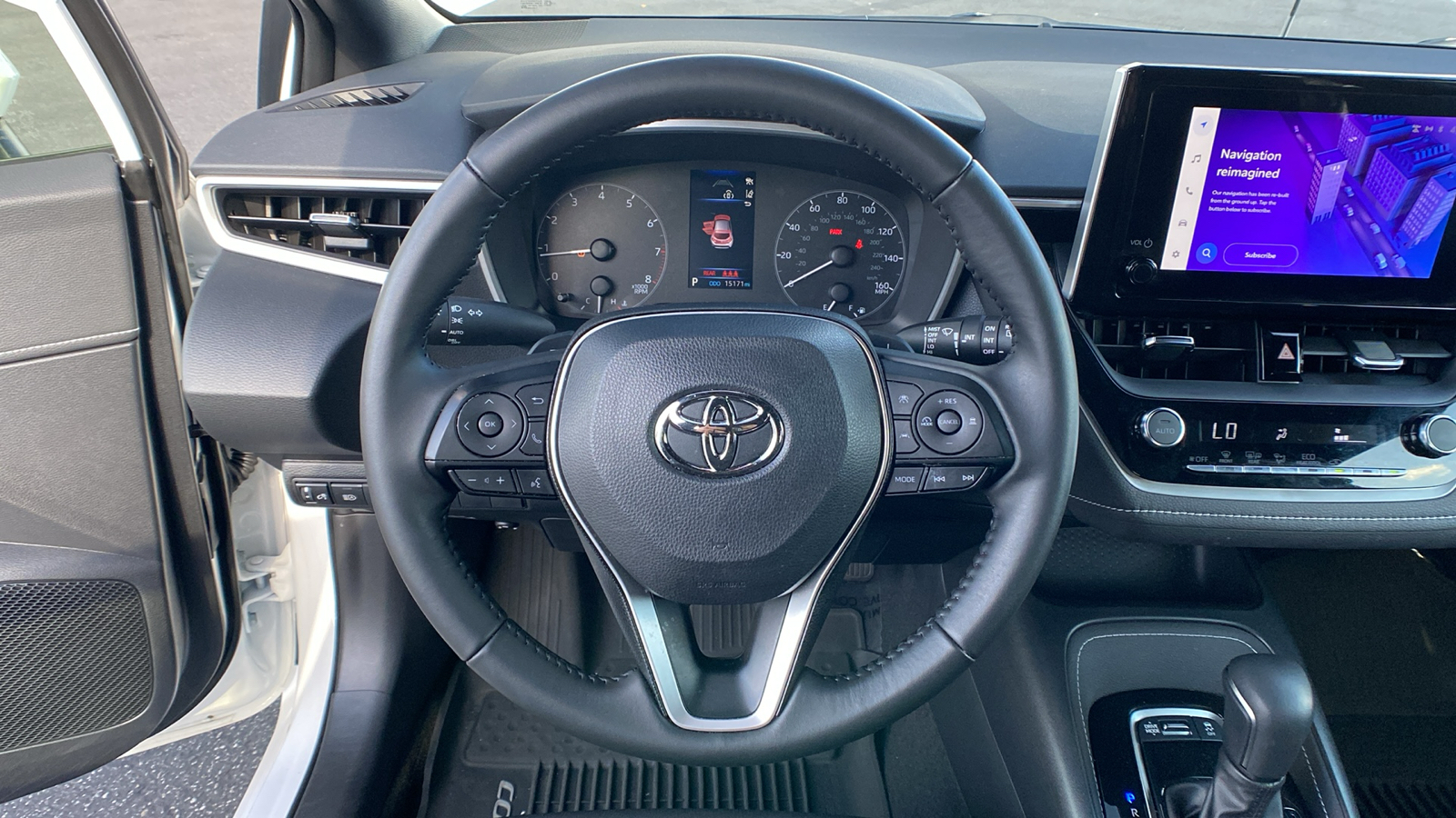 2023 Toyota Corolla Hatchback SE 13