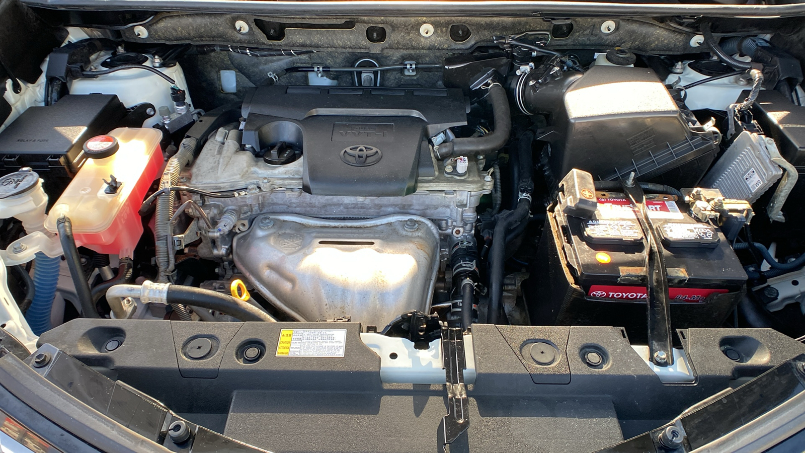 2016 Toyota RAV4 XLE 9