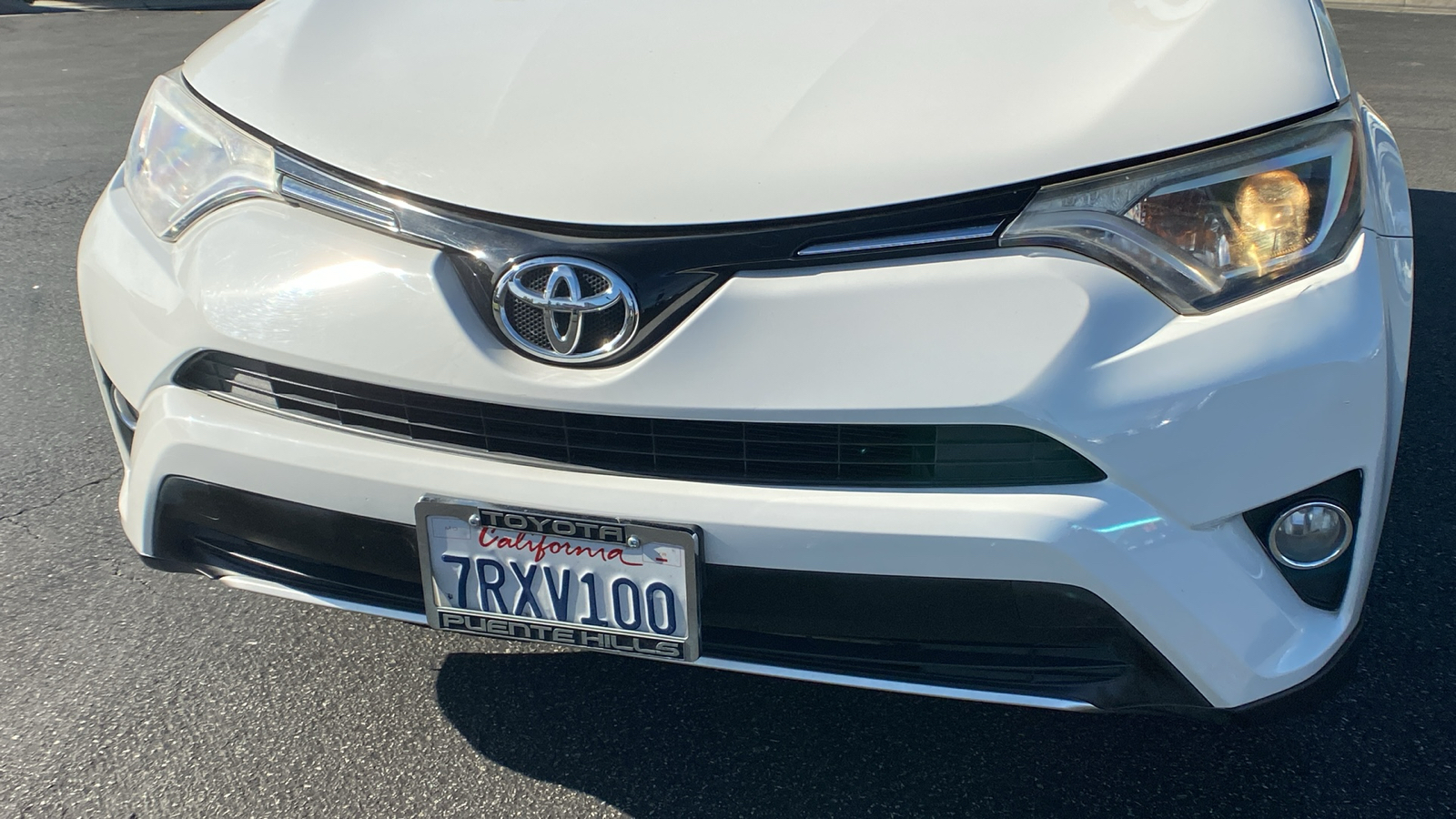 2016 Toyota RAV4 XLE 33