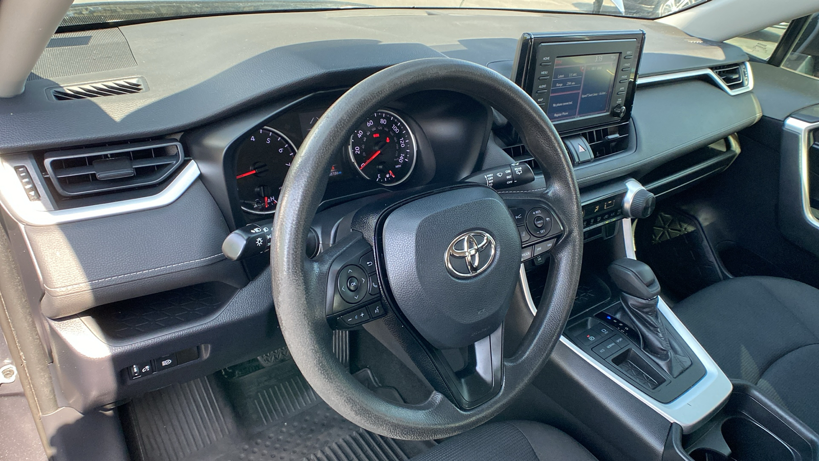 2019 Toyota RAV4 LE 16