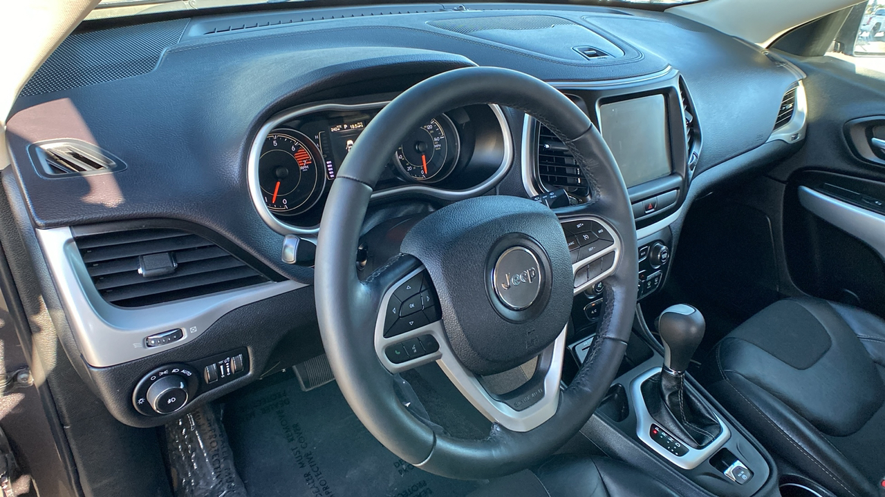 2018 Jeep Cherokee Latitude Plus 16