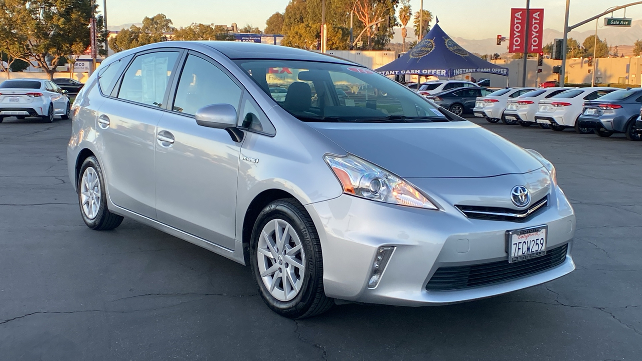 2014 Toyota Prius v Three 1