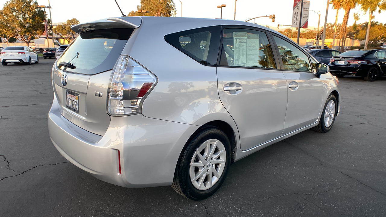 2014 Toyota Prius v Three 3