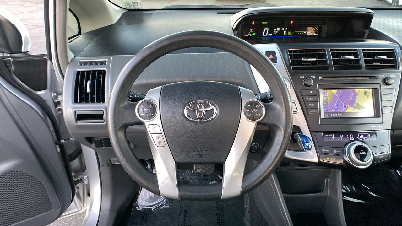 2014 Toyota Prius v Three 13