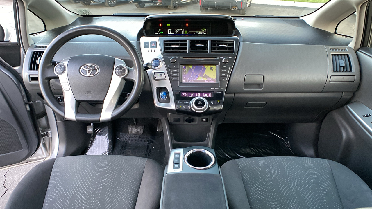 2014 Toyota Prius v Three 28