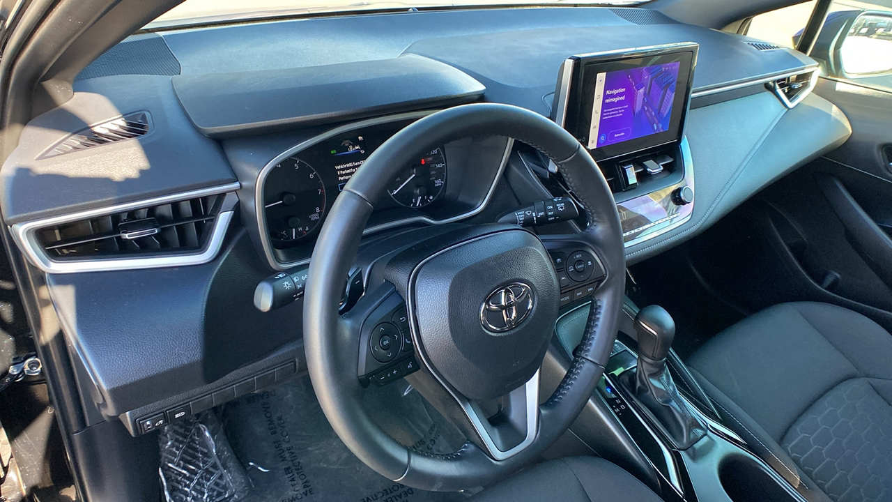 2024 Toyota Corolla Hatchback SE 16