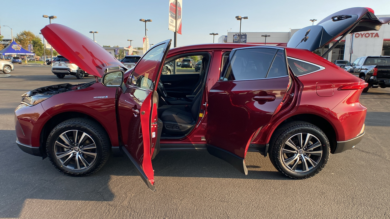 2021 Toyota Venza LE 11