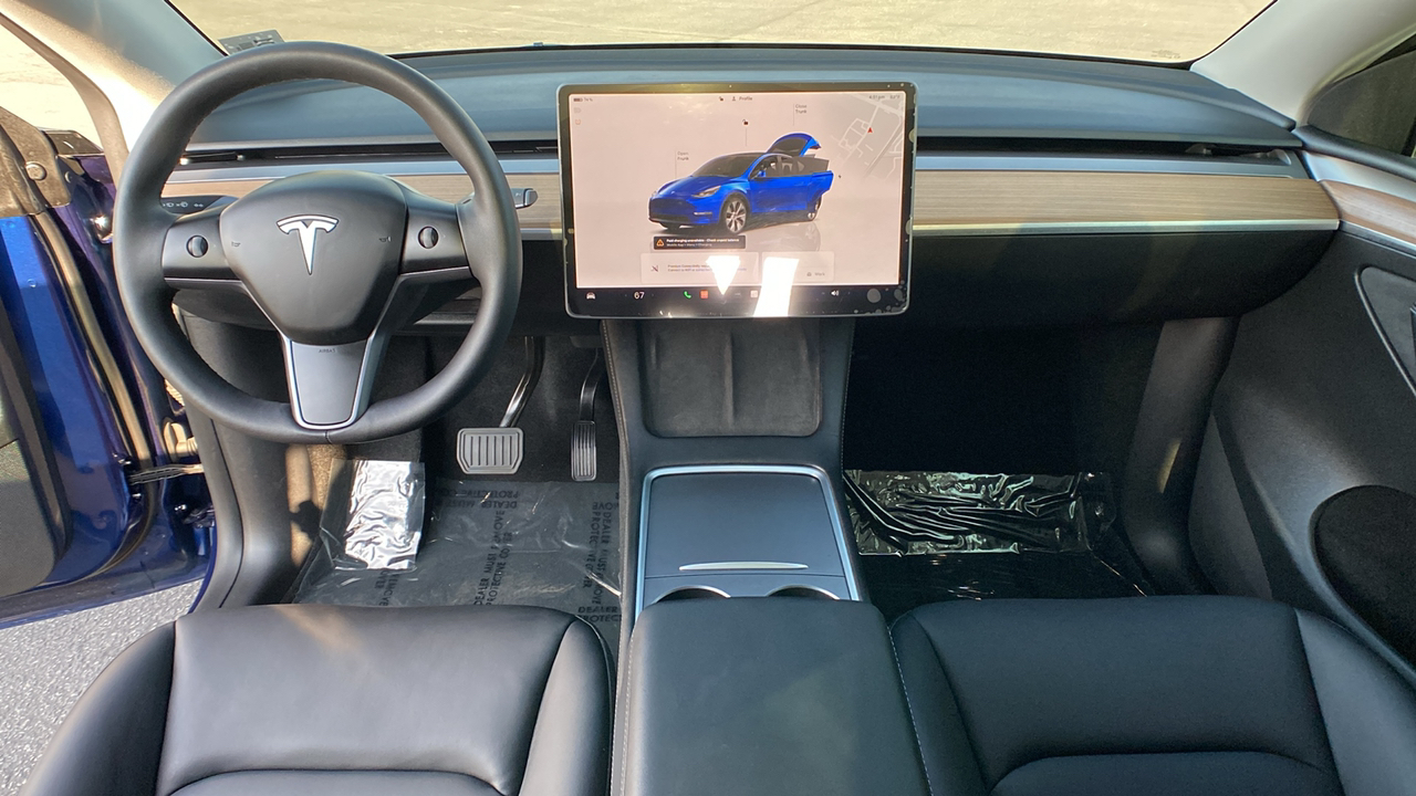 2023 Tesla Model Y Long Range 27