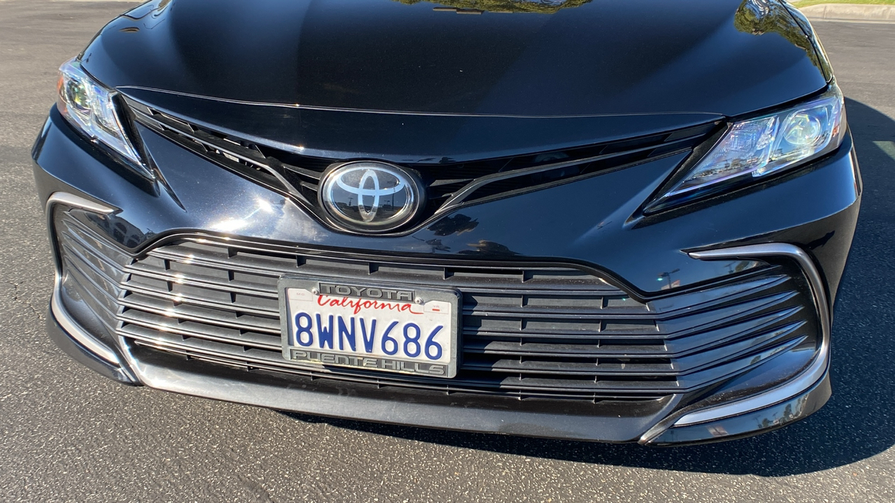 2021 Toyota Camry LE 32