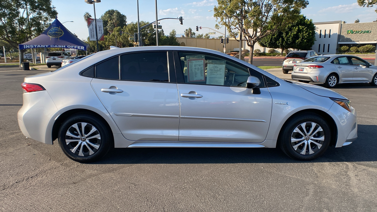 2021 Toyota Corolla Hybrid LE 2