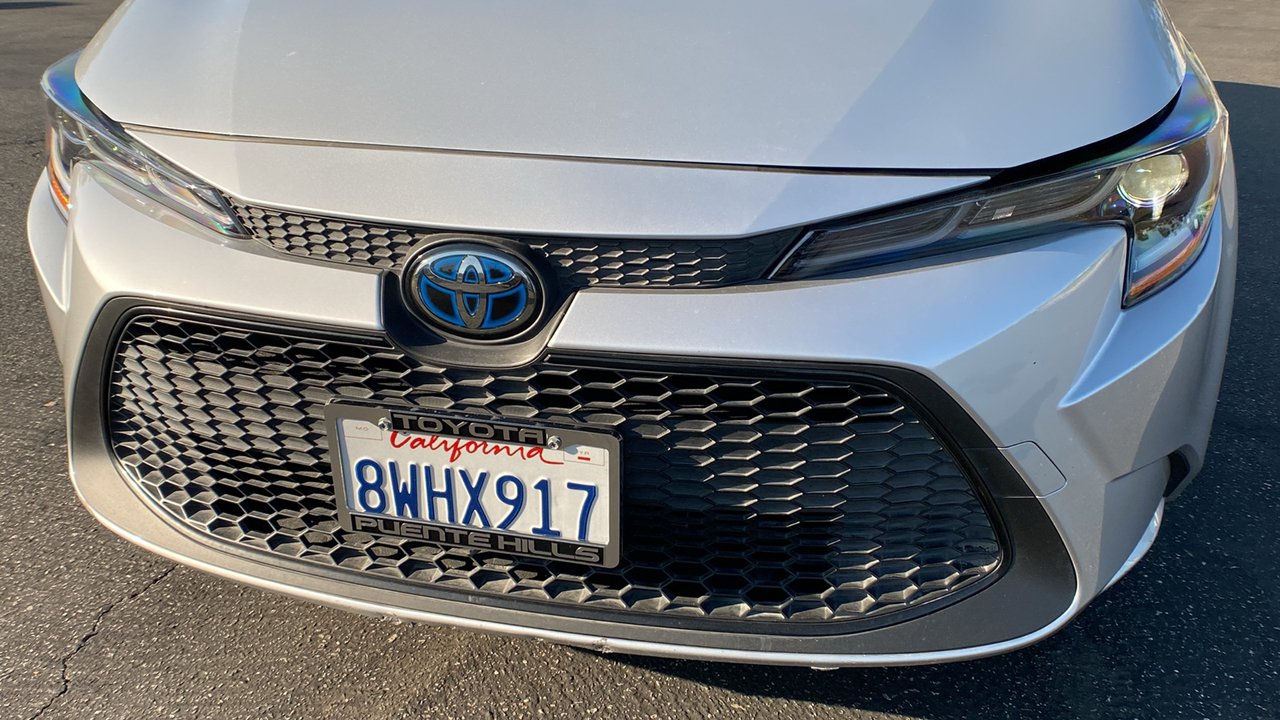 2021 Toyota Corolla Hybrid LE 32