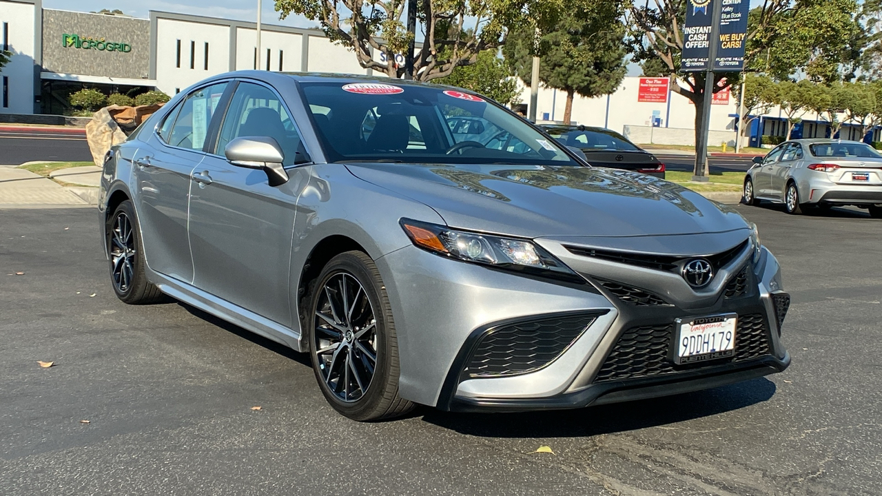 2023 Toyota Camry SE 1