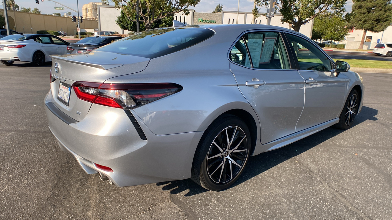 2023 Toyota Camry SE 3