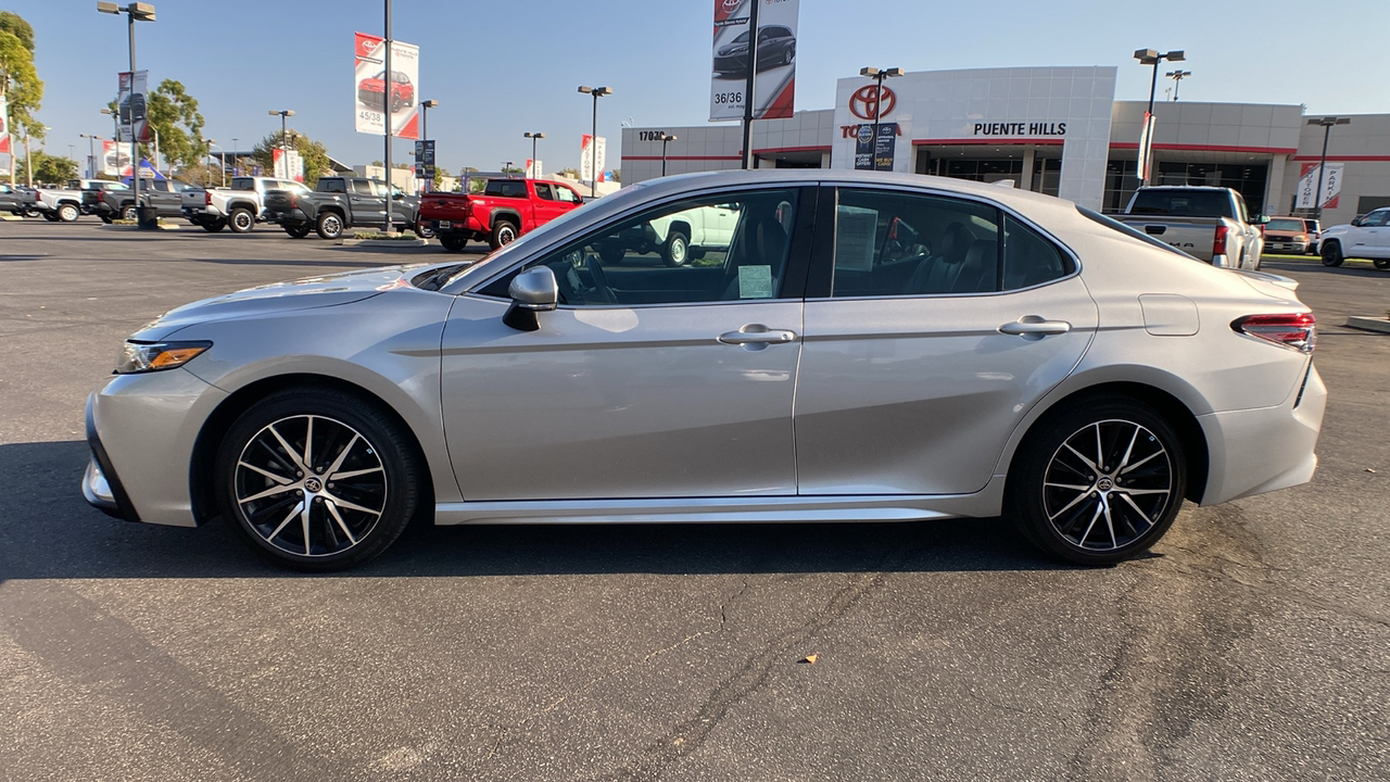 2023 Toyota Camry SE 6