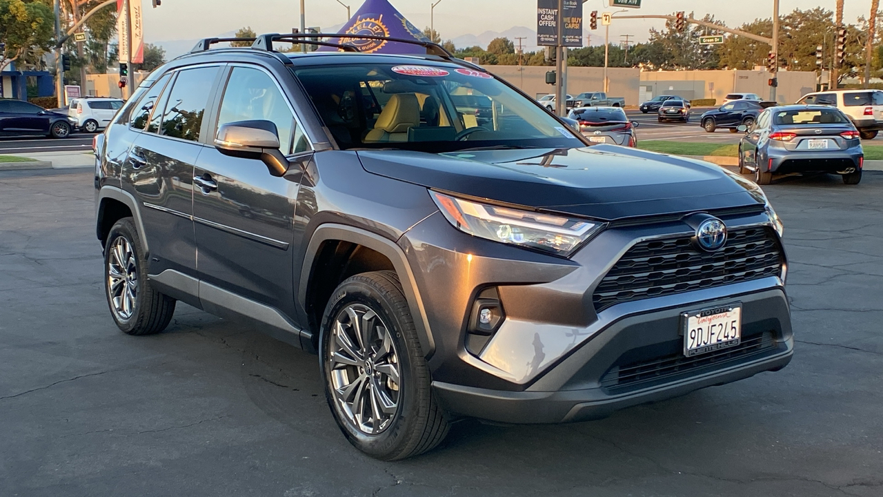 2022 Toyota RAV4 Hybrid XLE Premium 1