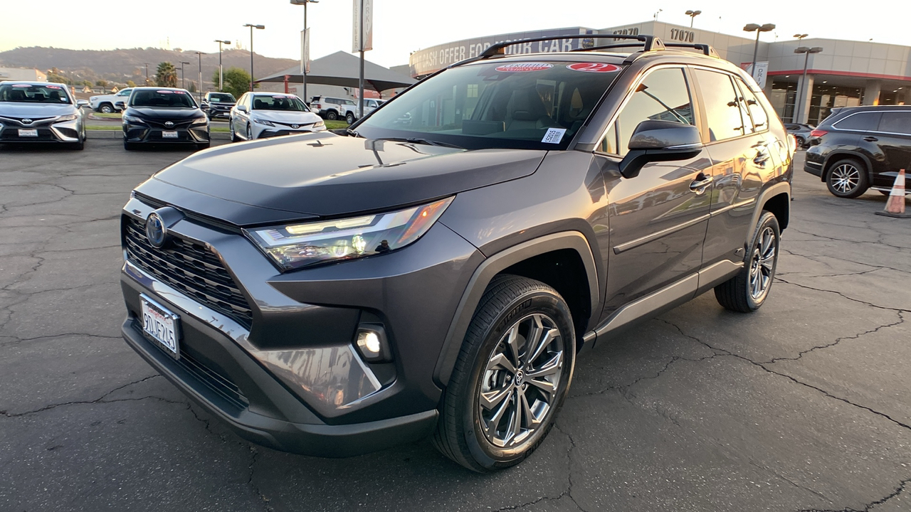 2022 Toyota RAV4 Hybrid XLE Premium 7